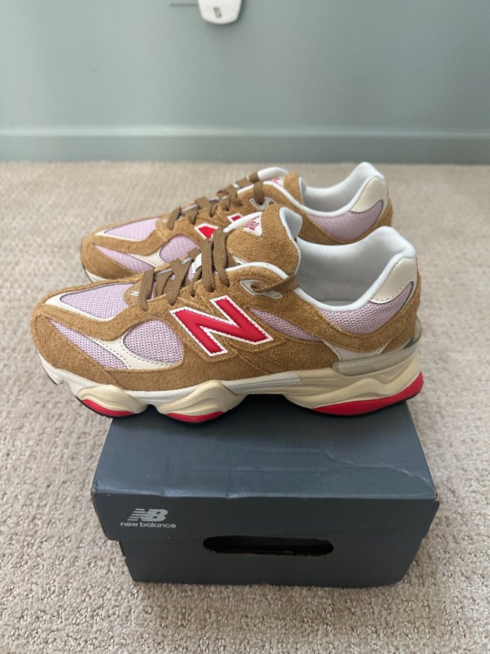 New Balance 9060 Beige Pink Sneakers Size 7Y / Women's 8.5 GC9060VD NIB